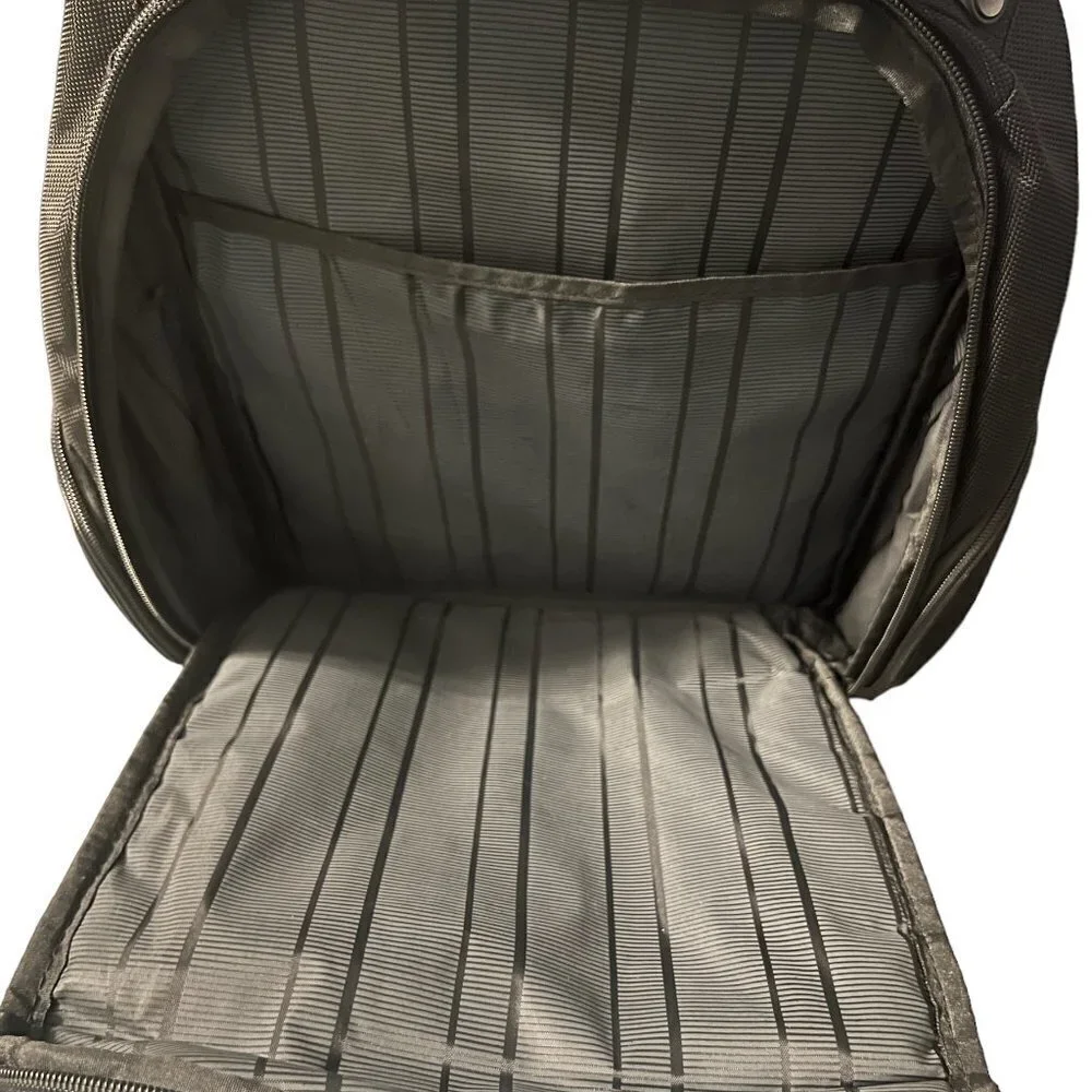 Kenneth Cole REACTION 